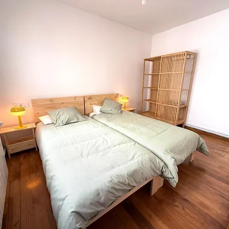 A Un Paso De La Playa De Tapia *