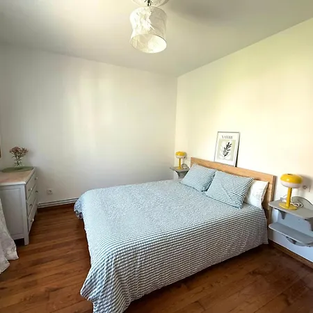 A Un Paso De La Playa De Tapia Tapia De Casariego