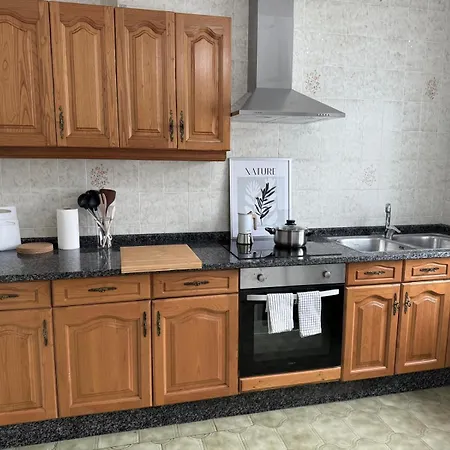 A Un Paso De La Playa De Tapia Tapia De Casariego